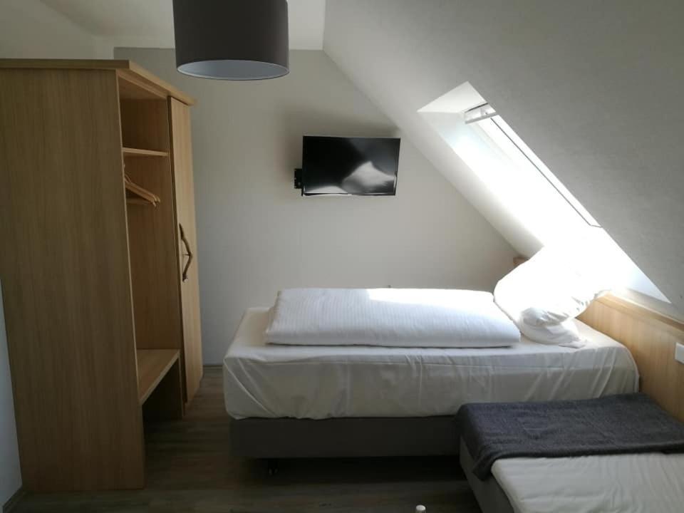 Inn Landgasthof "Zur Gemuetlichkeit" Mombris Room photo