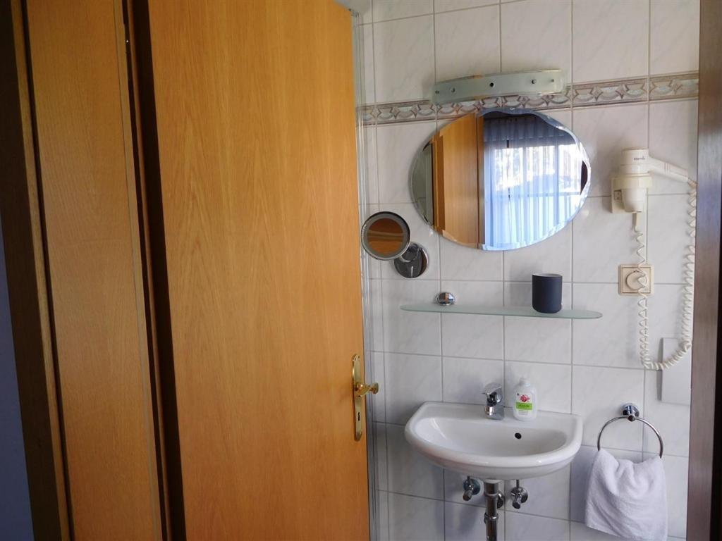Inn Landgasthof "Zur Gemuetlichkeit" Mombris Room photo