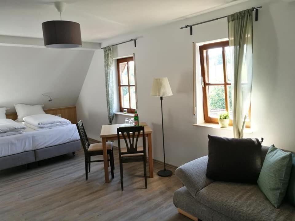 Inn Landgasthof "Zur Gemuetlichkeit" Mombris Room photo