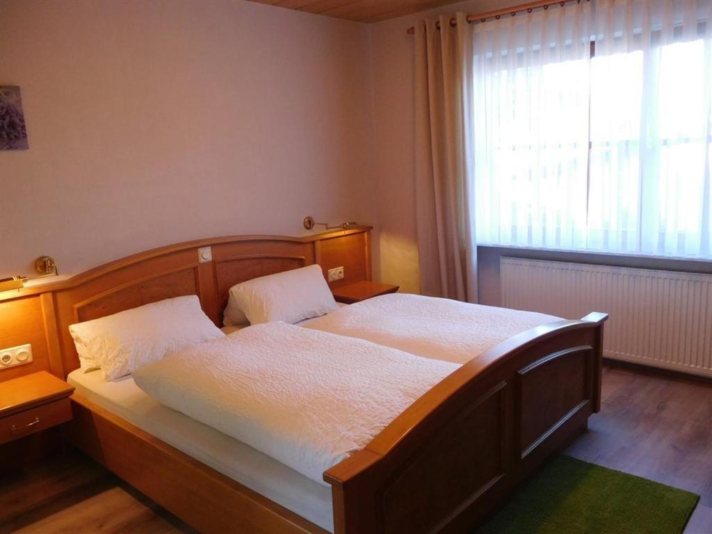 Inn Landgasthof "Zur Gemuetlichkeit" Mombris Room photo