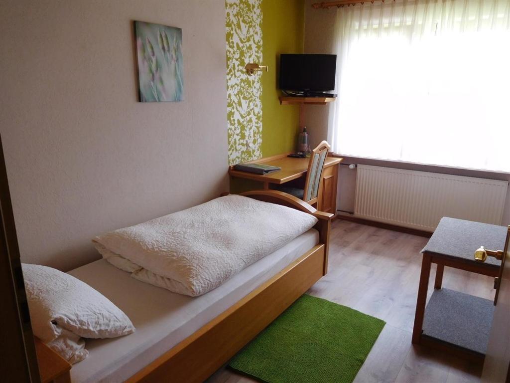 Inn Landgasthof "Zur Gemuetlichkeit" Mombris Room photo